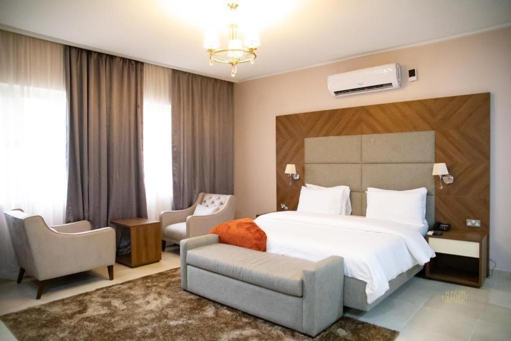 Metro Apartments Lagos Buitenkant foto