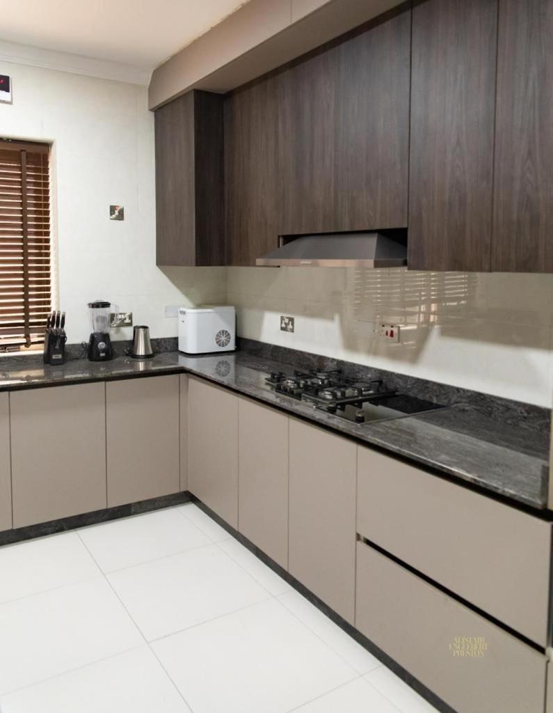 Metro Apartments Lagos Buitenkant foto